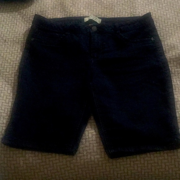 Bermuda Jean shorts - Picture 2 of 7